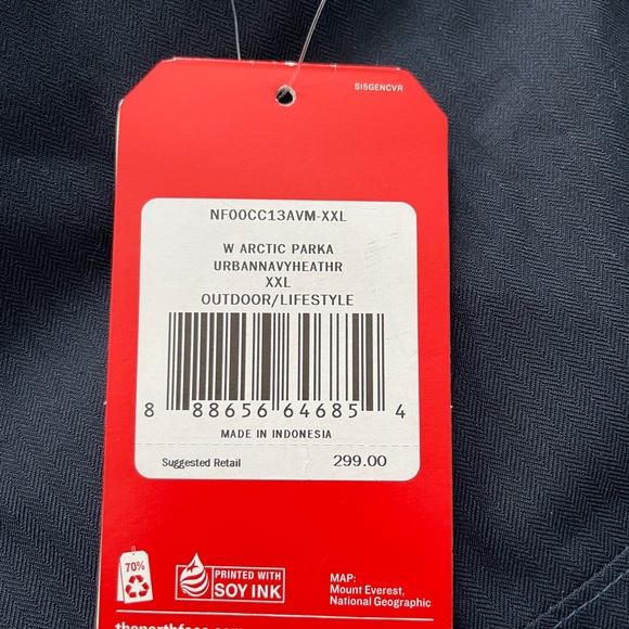 The North Face Women's Navy winter Jacket - Picture 13 of 13